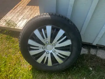 I am selling a single pre-owned Bridgestone Blizzak WS90 winter tire in size 215/60R17, designed to...