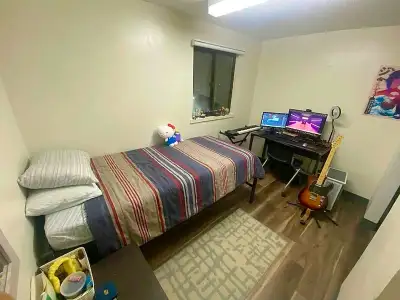 Spring Sublet: May-August Price: $843/month, Utilities + Hydro included (negotiable) Across the Stre...