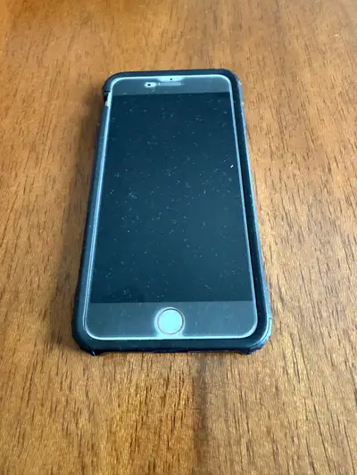 Apple Iphone 8 Plus 64 Gigs, toujours Protégé dans Etui et Vitre de Protection. Fonctionne comme un...