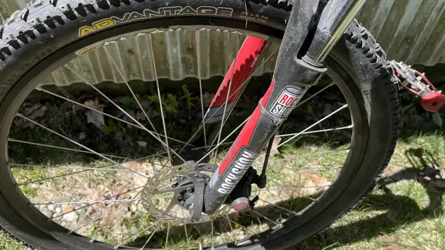 Vélo de montagne - Devinci et Miele - femme 26po in Mountain in Sherbrooke - Image 5