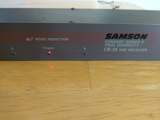 Samson Concert Series II CR-3X VHF Wireless Microphone receiver in Pro Audio & Recording Equipment in Markham / York Region - Image 3