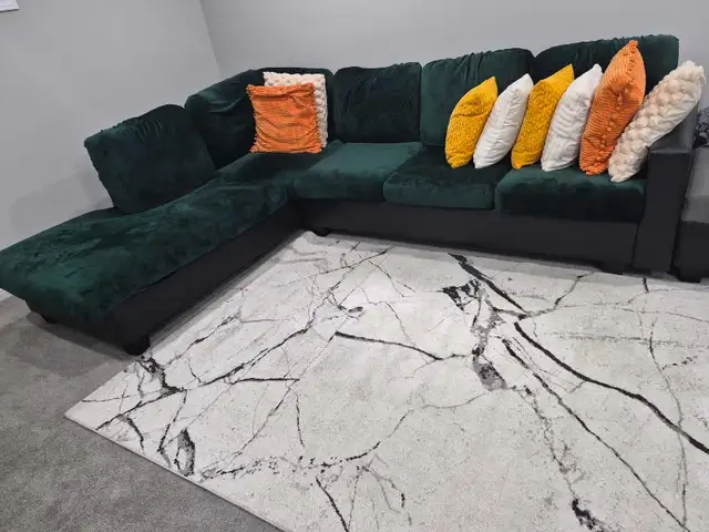 Sectional for quick sale!  in Couches & Futons in Ottawa - Image 2
