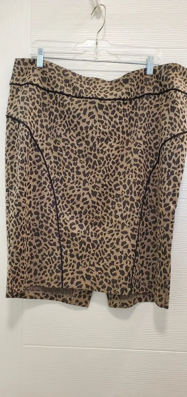 Vêtements gothiques et mode alternative taille plus 1X 2X 18 20 in Women's - Tops & Outerwear in Sherbrooke - Image 7