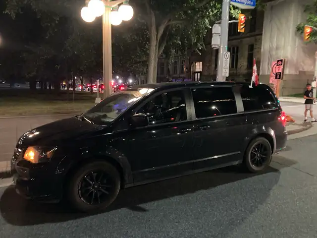 rideshare65137378229890120