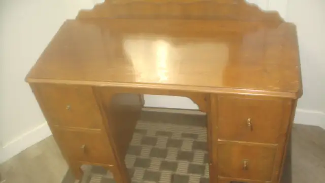 DRESSER+MIRROR_ANTIQUE_BEAUTIFUL in Dressers & Wardrobes in Edmonton - Image 10