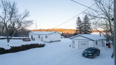 $3500/m all inclusive minimum Enjoy peaceful country living on a private 1.4-acre lot in North Cobal...