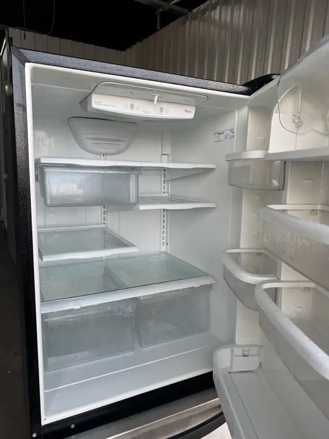 stainless steel fridge  in Refrigerators in City of Montréal - Image 3