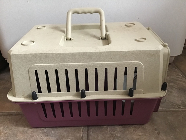 small size carry on pet  kennel - 15"L x 7"W x 10"H in Accessories in Oakville / Halton Region - Image 3
