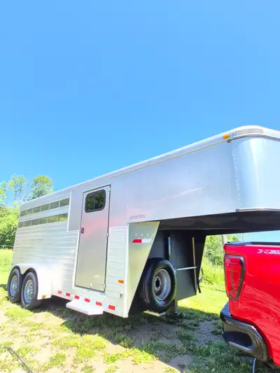 2010 Sundowner Ranchers choice 2010 aluminum 24ft trailer purchased new 1 owner barely used the last...