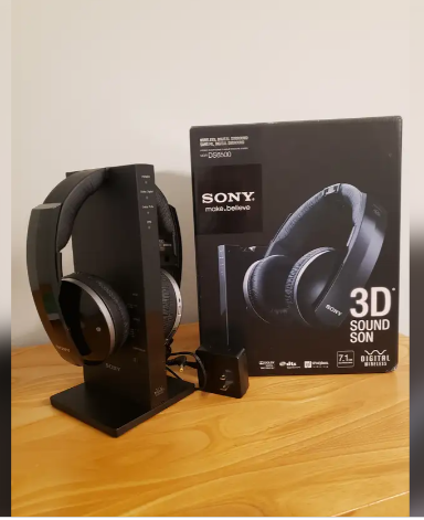The Sony MDR-DS6500 is a 2.4GHz RF wireless, 7.1ch virtual surround sound headphone system designed...