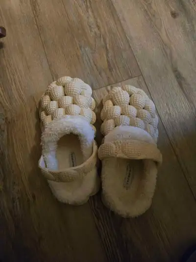 Large crocks, View more