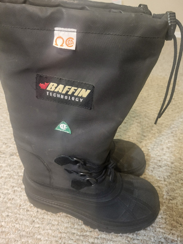 Baffin women  steel toed insulated boots size 7 in Women's - Shoes in Edmonton