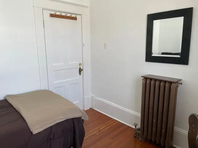 Room near Dalhousie for Rent in Room Rentals & Roommates in City of Halifax - Image 4