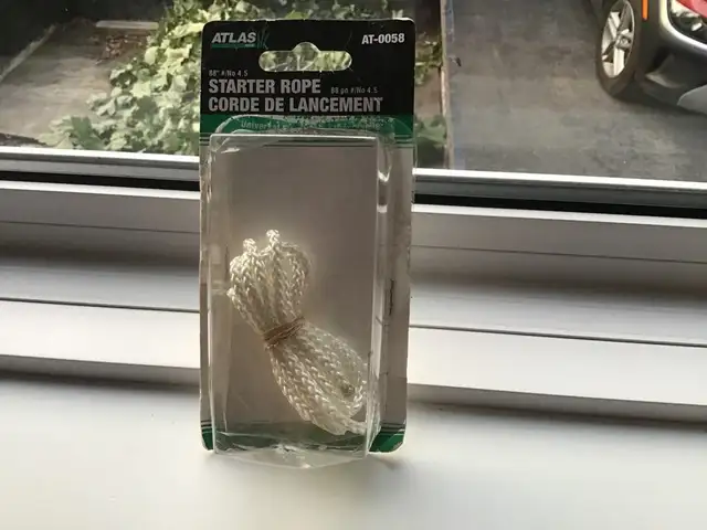 Crank et corde soufleuse + corde chaine Saw in Lawnmowers & Leaf Blowers in Granby - Image 5