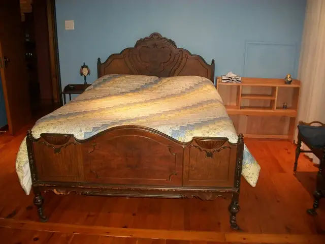 set de chambre antique in Beds & Mattresses in Drummondville - Image 6