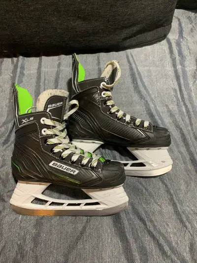 Bauer XLS Skates size 2 junior, View more