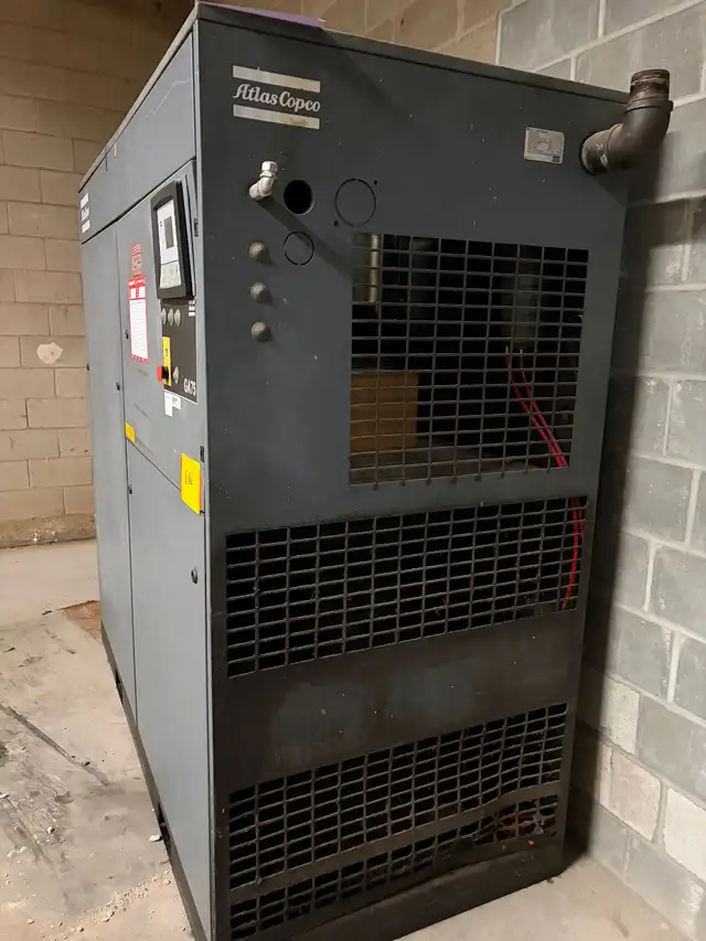 Compresseur Atlas Copco GA75 100HP compressor in Other in Drummondville - Image 4