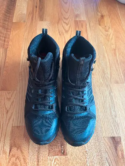 Men’s North Face boots, View more