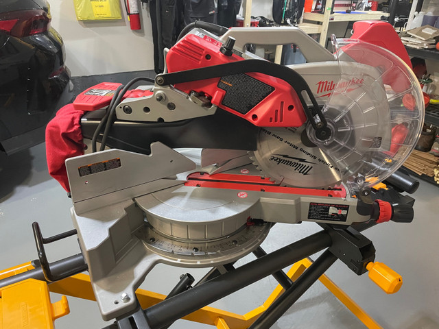 Milwaukee 12in miter saw with tough build stand in Power Tools in Markham / York Region - Image 3