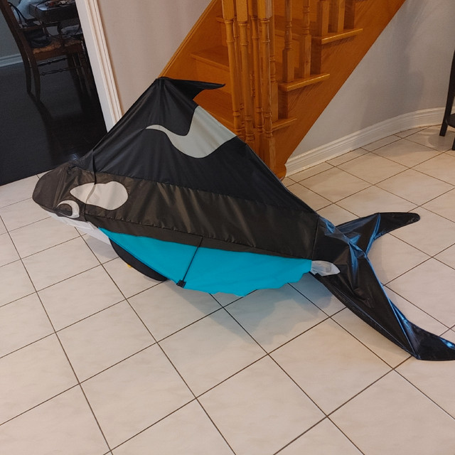 3D ORCA WHALE KITE WITH TOY PLANE in Toys & Games in Mississauga / Peel Region - Image 2