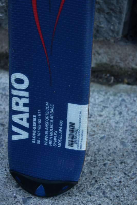 Elan Vario snowblades short skis for adults with non releasable in Ski in City of Toronto - Image 3