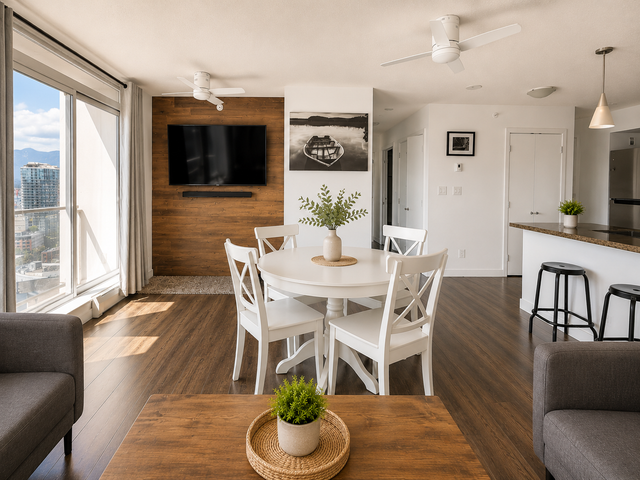 Downtown Vancouver Apt – Sleeps 7 – Pool & Jacuzzi – July 17-18 in Short Term Rentals in Vancouver - Image 2