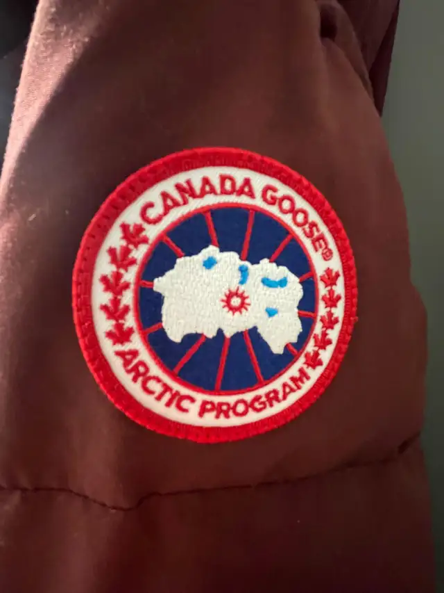 Canada Goose Mystique Parka in Women's - Tops & Outerwear in Ottawa - Image 7