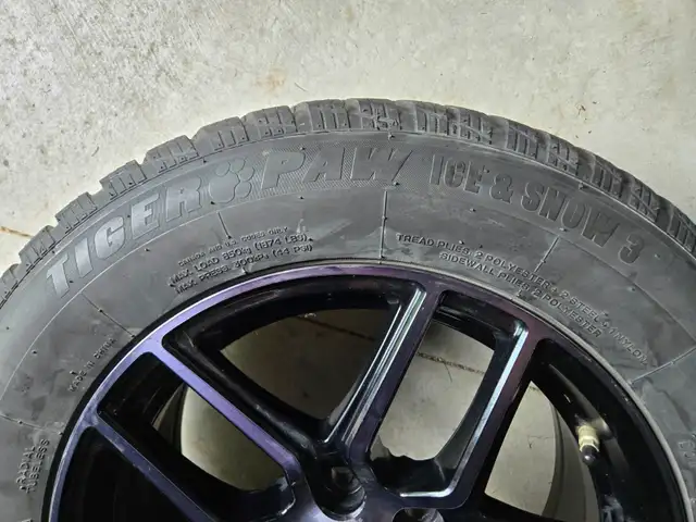 225/65R17 Uniroyal Tiger Paw winter tires on rims in Tires & Rims in Stratford - Image 5