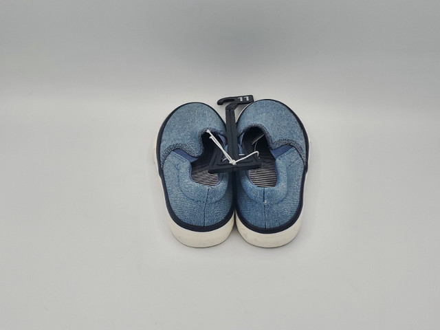 Boys Laceless Shoes blue model size 11 brand new/souliers garçon dans Enfants et jeunesse  à Ouest de l’Île - Image 4