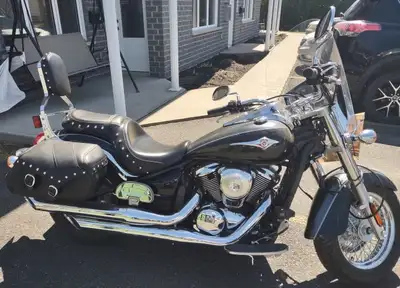 Prix demandé: 7 500 $ très négociable (faites une offre....) un bicylindre en V de 903 cm³ Seulement...