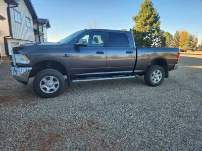 2017 Ram Diesel 2500 4x4 deleted, 2" levelling kit. Metalic gray exterior, gray interior. Heated sea...