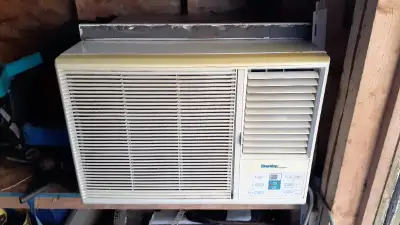 older 12,000 Danby AC unit for sale, no side louvers, but needs to be cleaned, had it in my shed for...