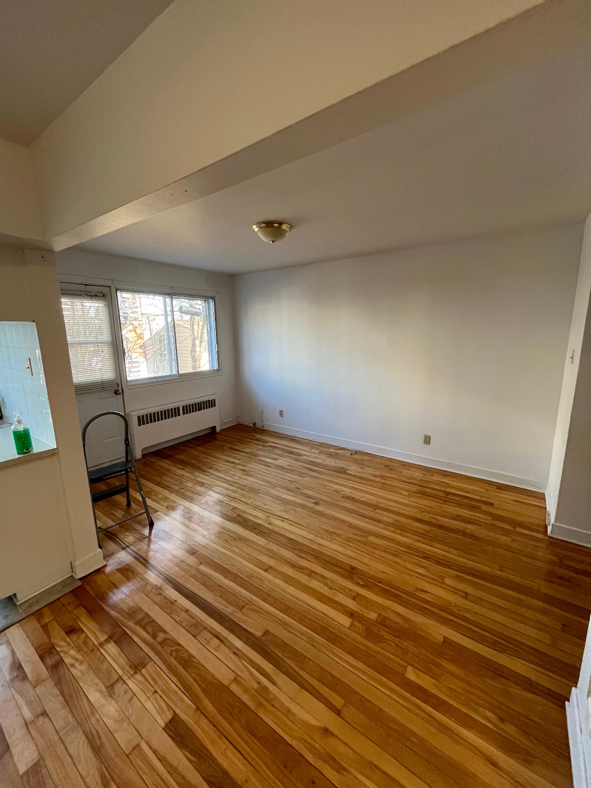 Grand 3 1/2 près du metro Frontenac - Cession de bail — photo 2