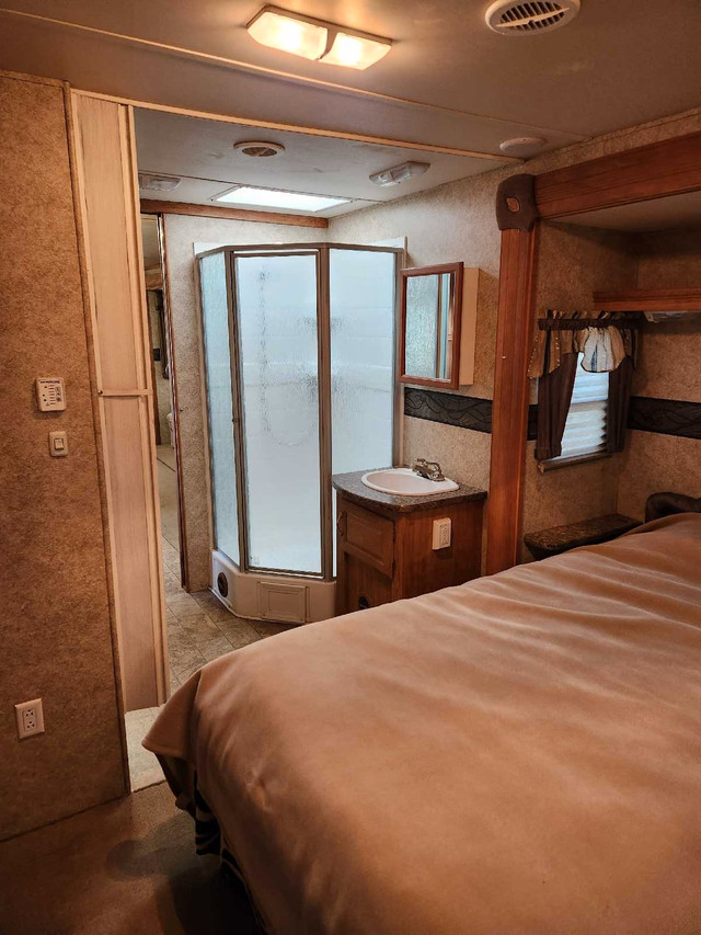 2009 Canyon Trail by (Gulf Stream) in RVs & Motorhomes in St. Albert - Image 3