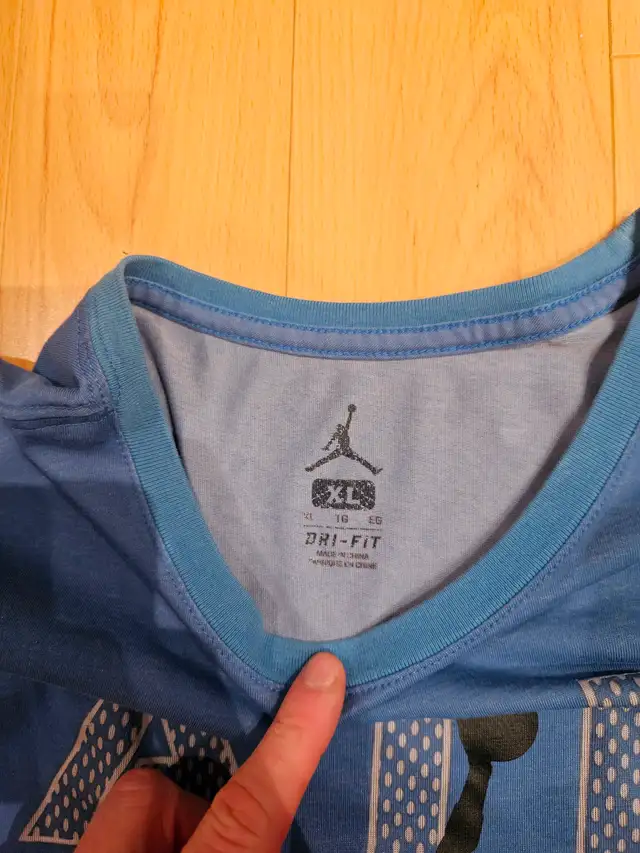 T-shirt Air Jordan Dri-Fit bleu XL/TG in Men's in Longueuil / South Shore - Image 4