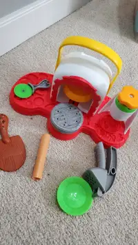 Play-doh pizza oven