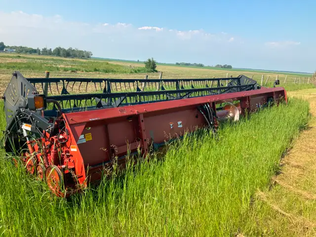 1680 case international axial flow combines & headers in Farming Equipment in Winnipeg - Image 8