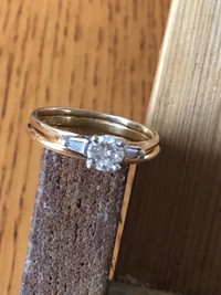Diamond Engagement Ring Set in 18 kt Yellow Gold, size 7.75