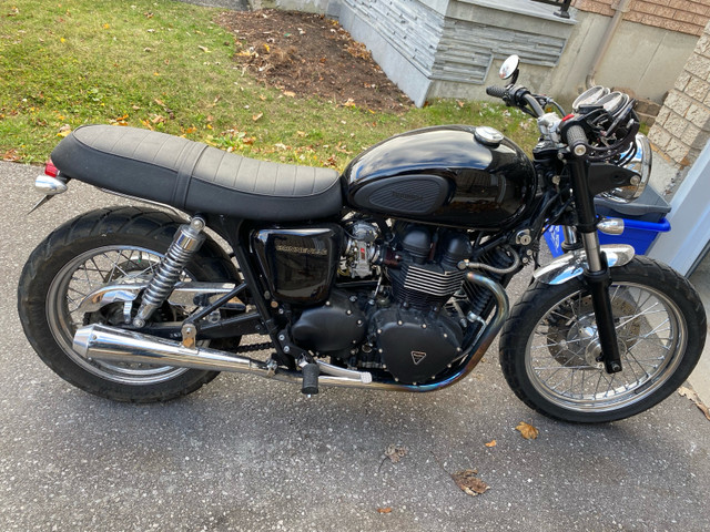 Triumph Bonneville Black  in Street, Cruisers & Choppers in Barrie - Image 3