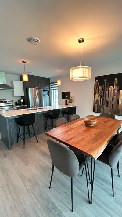 Grand logement 4 1/2 lumineux avec salle à lavage