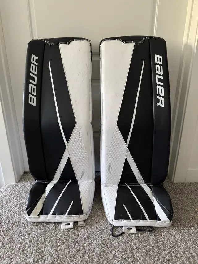 Bauer Supreme Intermediate Goalie Pads - Excellent Condition in Hockey in Calgary - Image 2