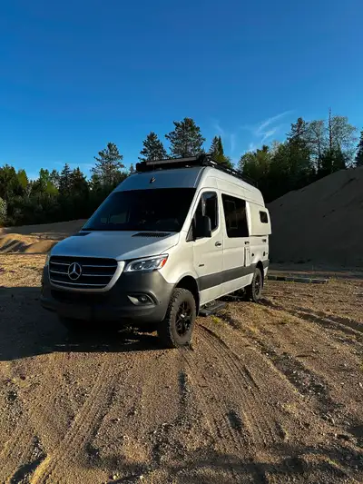 Jayco Terrain 19Y 2023 Construit sur un châssis Mercedes‑Benz Sprinter 2500 4x4 (empattement 144”) a...