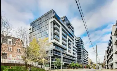 Bright, spacious open-concept 1-bedroom plus den suite in the Lower Penthouse floor in the highly so...