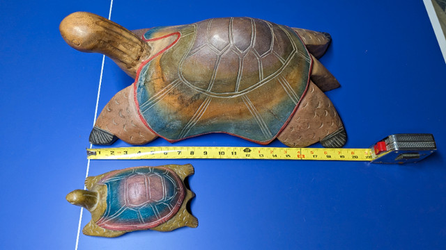 Beautiful Wooden Turtles Home Decor in Home Décor & Accents in Lethbridge - Image 2