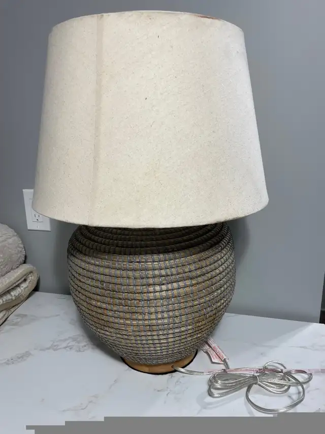 Lamp indoor in Indoor Lighting & Fans in City of Toronto - Image 4