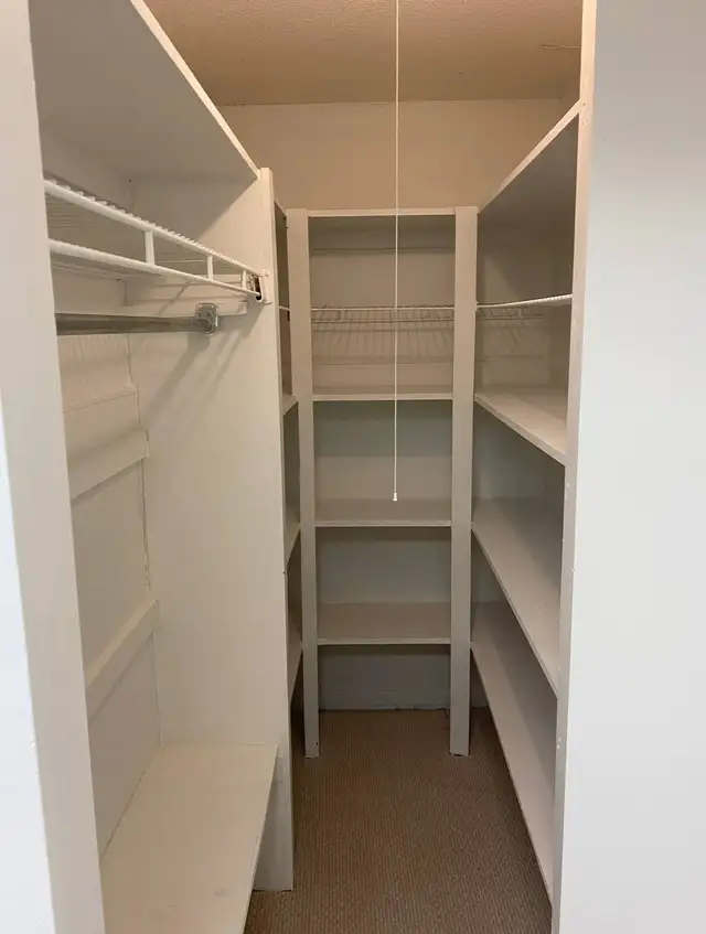 WALKOUT Basement for Rent in Long Term Rentals in Markham / York Region - Image 8