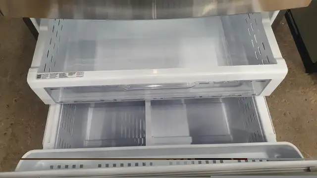 SALE! Refrigerator “SAMSUNG” H70/W33/D32 with Flex-Zone Drawer  in Refrigerators in Barrie - Image 5