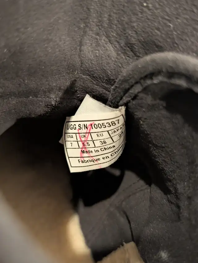 UGG Australia W Leni Black Water-Resistant Buckle Boots Size 7 in Women's - Shoes in Markham / York Region - Image 9