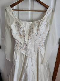 Wedding Dress - ivory with embroidery, train, bodice