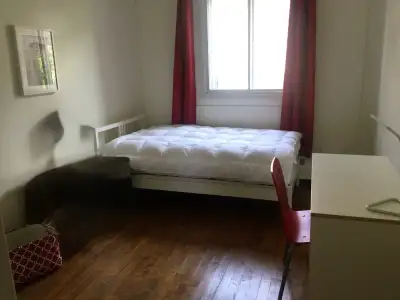 Lit Simple, matelas,  bureau, étagère et chaise, View more